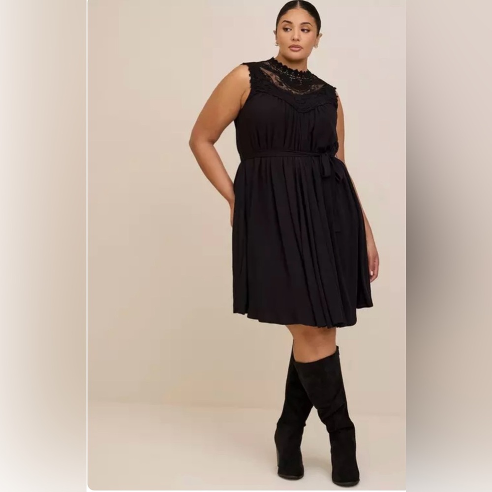 Torrid Mini Crinkle Gauze Crochet Dress in Black 2X NWT